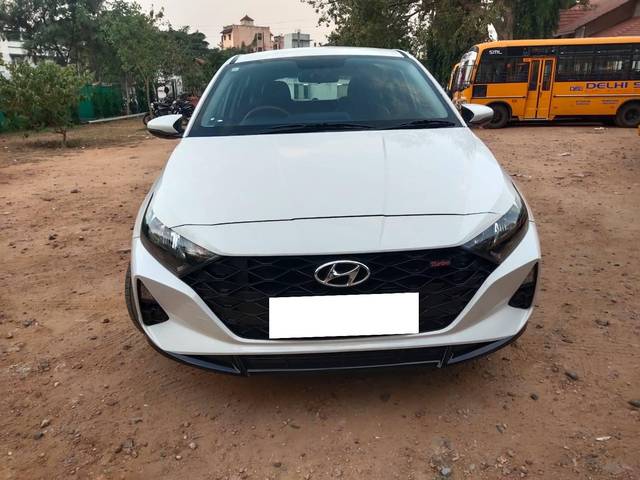 https://images10.gaadi.com/usedcar_image/4287138/original/processed_11a9abef8edb21431b5821eb47d51717.jpg?imwidth=6400