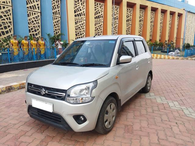 https://images10.gaadi.com/usedcar_image/4287160/original/processed_fb0f36069e895510336816c09ec4c771.jpg?imwidth=6400