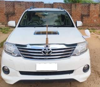 Toyota Fortuner 2011-2016 Toyota Fortuner 4x2 Manual