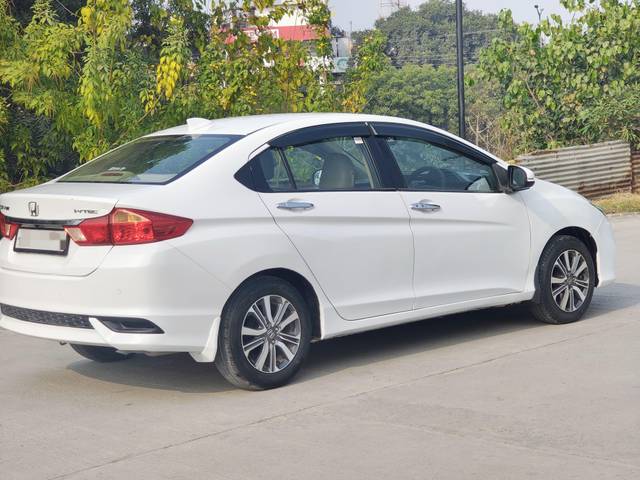 https://images10.gaadi.com/usedcar_image/4287279/original/processed_7105f7001eea563f10588e97407a716e.jpg?imwidth=6402