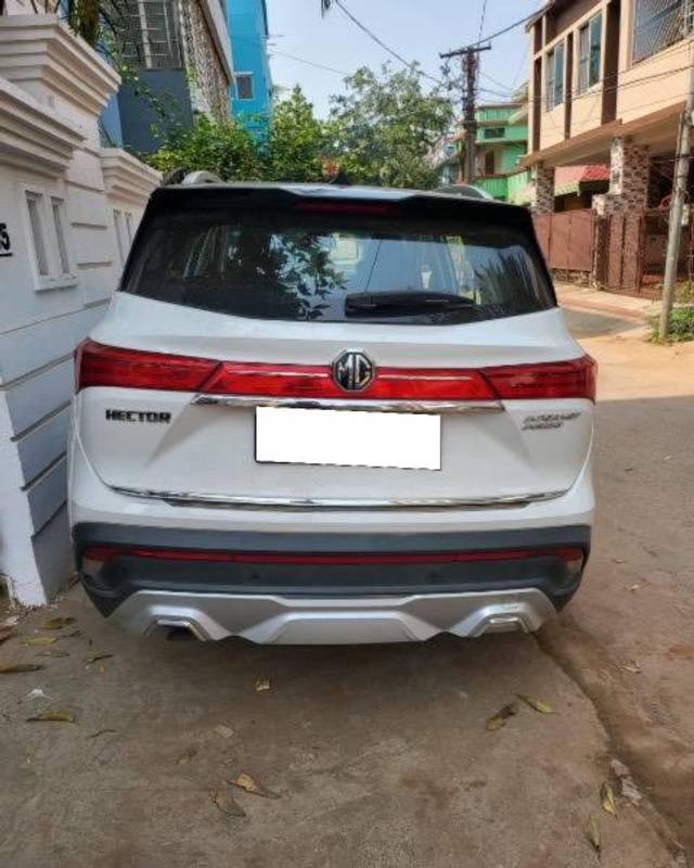 https://images10.gaadi.com/usedcar_image/4287312/original/processed_bbd4505b-1214-43b0-a4ce-bcaa5e9865a3.jpeg?imwidth=6401