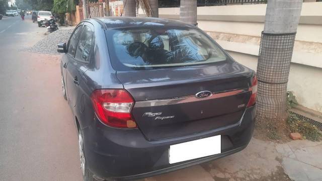 https://images10.gaadi.com/usedcar_image/4287338/original/processed_044f2471-50b9-454e-9250-0f6e9bd6b9e2.jpg?imwidth=6401