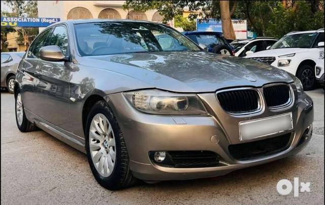 https://images10.gaadi.com/usedcar_image/4287349/original/processed_b36caf16-f45d-443a-b57a-c29870de0ab3.jpg?imwidth=6400