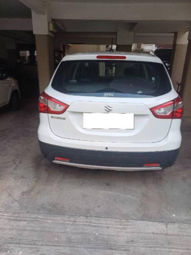 https://images10.gaadi.com/usedcar_image/4287355/original/processed_70297903-768b-4995-afbc-ef5bbf01d6f5.jpg?imwidth=6401