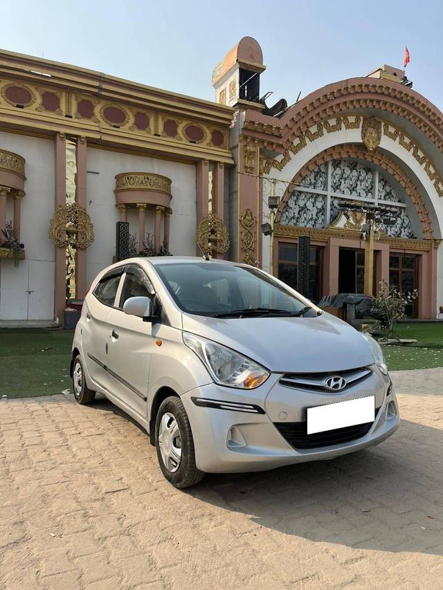 https://images10.gaadi.com/usedcar_image/4287379/original/processed_093b03ea2f2d87ff26b7987a7e88ecfc.jpg?imwidth=6400