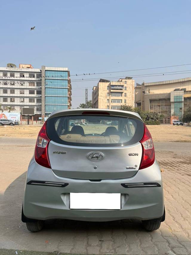 https://images10.gaadi.com/usedcar_image/4287379/original/processed_4c6f7190840db7b7cf9574f9ffea7fac.jpg?imwidth=6402