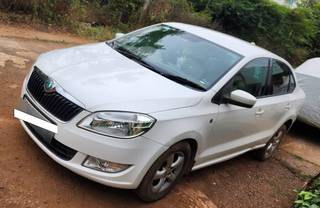 Skoda Rapid 2011-2014 Skoda Rapid 1.6 TDI Ambition