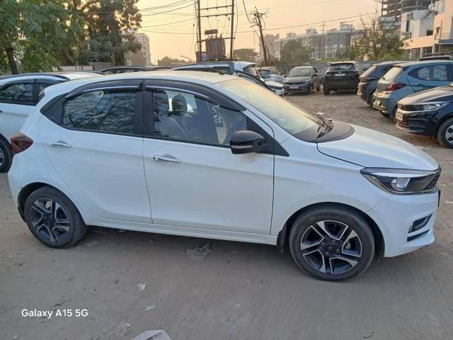 https://images10.gaadi.com/usedcar_image/4287471/original/processed_01c9ad26-ed67-406a-89ba-689f56fcbc31.jpg?imwidth=6400