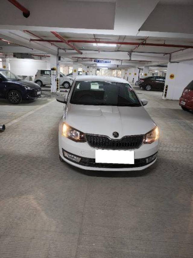 https://images10.gaadi.com/usedcar_image/4287494/original/4c6dd15950687442eafbbb4f393df543.jpg?imwidth=6400