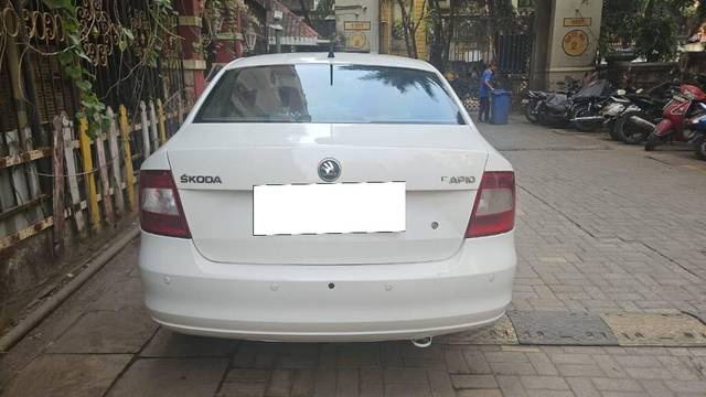 https://images10.gaadi.com/usedcar_image/4287505/original/processed_1ac9faa7-ac49-4558-9052-2a4e99c43f23.jpeg?imwidth=6402