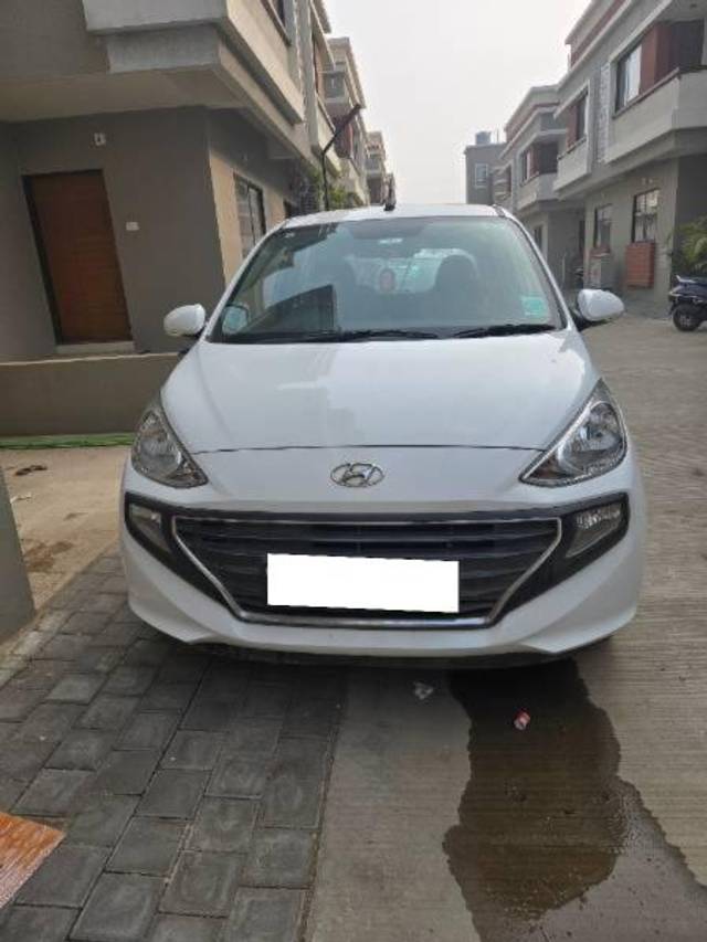 https://images10.gaadi.com/usedcar_image/4287523/original/processed_031e068c-aebf-471b-b2af-d32f73cabdff.jpg?imwidth=6400