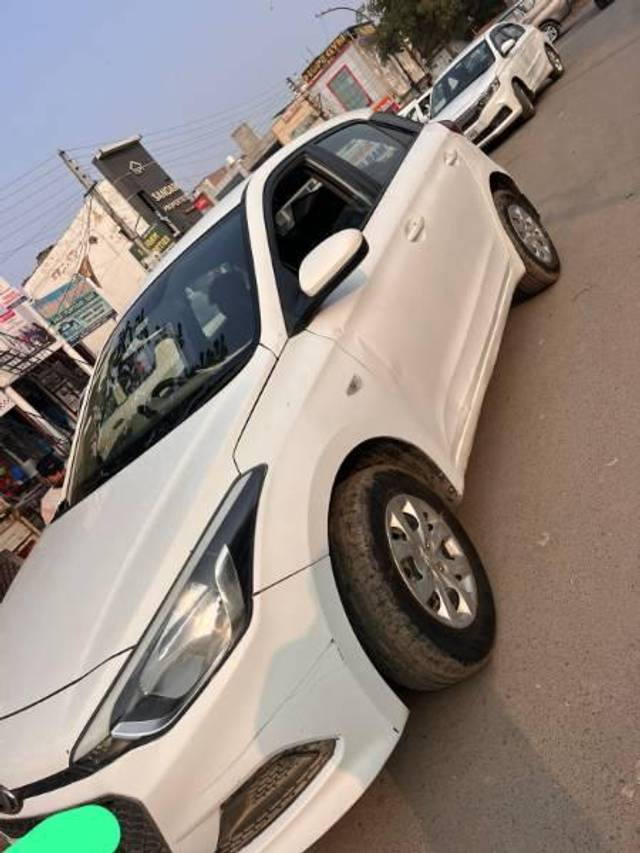 https://images10.gaadi.com/usedcar_image/4287530/original/processed_c63a1604-4e62-4918-92ac-8ffa5c3396ef.jpg?imwidth=6401