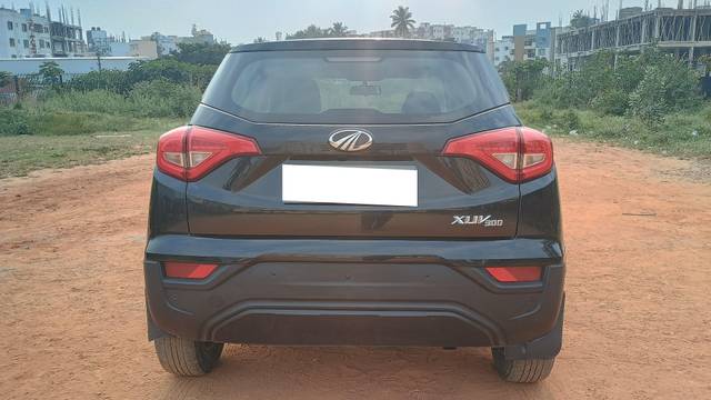 https://images10.gaadi.com/usedcar_image/4287564/original/processed_aac659ca4dec67be3c9606f1e5a489d4.jpg?imwidth=6402