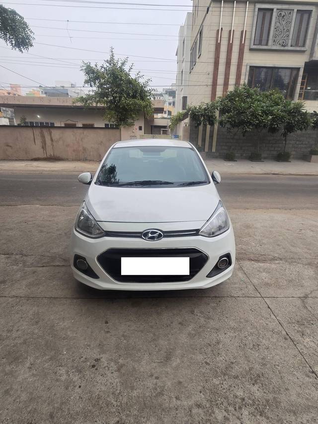 https://images10.gaadi.com/usedcar_image/4287585/original/processed_731e99eed77b4da4b1e1d3bf3df92def.jpg?imwidth=6402