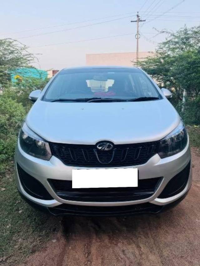 https://images10.gaadi.com/usedcar_image/4287597/original/processed_016effea-fe21-478a-a03a-a4cbcbead5d1.jpeg?imwidth=6402