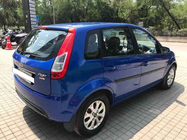 https://images10.gaadi.com/usedcar_image/4287695/original/processed_9b2b35f64da55f10d1fa10be474c5709.jpg?imwidth=6402