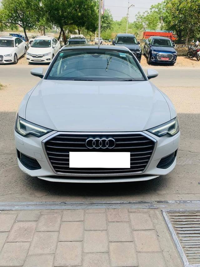 https://images10.gaadi.com/usedcar_image/4287748/original/processed_4dfa1d58ff885d7df237ca392524e85e.jpg?imwidth=6400