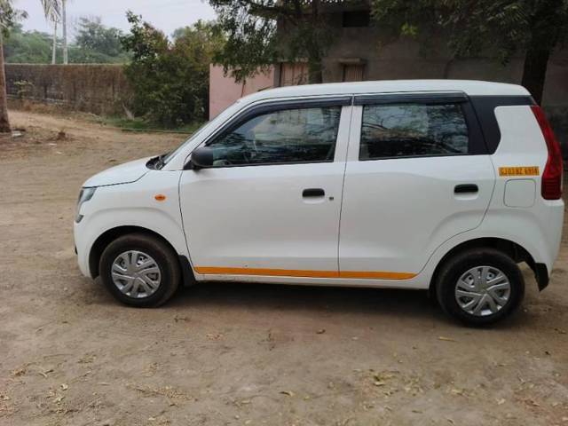 https://images10.gaadi.com/usedcar_image/4287811/original/processed_3081ec17-f572-44cf-99e3-2905e9e640ba.jpg?imwidth=6402