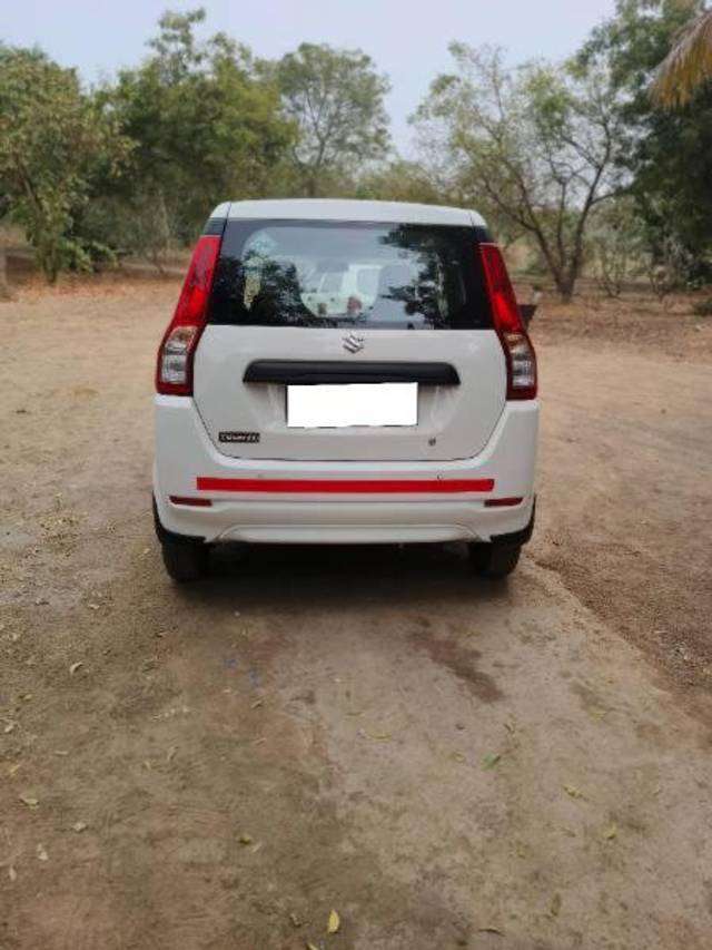 https://images10.gaadi.com/usedcar_image/4287811/original/processed_55763ce2-4eb1-438b-bf67-f79b0287a464.jpg?imwidth=6401