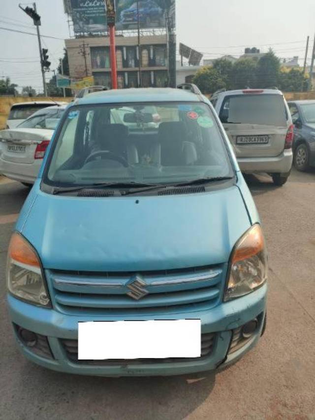 https://images10.gaadi.com/usedcar_image/4287836/original/processed_34bbe787-aded-498d-80c6-5e38f3d35690.jpg?imwidth=6402