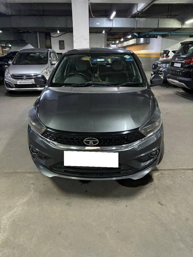 https://images10.gaadi.com/usedcar_image/4287965/original/51a56f5791c65746b2981a52484dcd7d.jpg?imwidth=6402