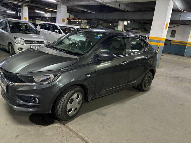 https://images10.gaadi.com/usedcar_image/4287965/original/d0bf6bb8c81716edd458d0cf05e0209f.jpg?imwidth=6401