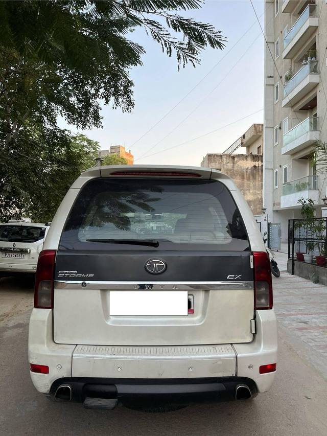 https://images10.gaadi.com/usedcar_image/4287992/original/processed_b283d2a75f029e7ad62ce6285f127dc9.jpg?imwidth=6402