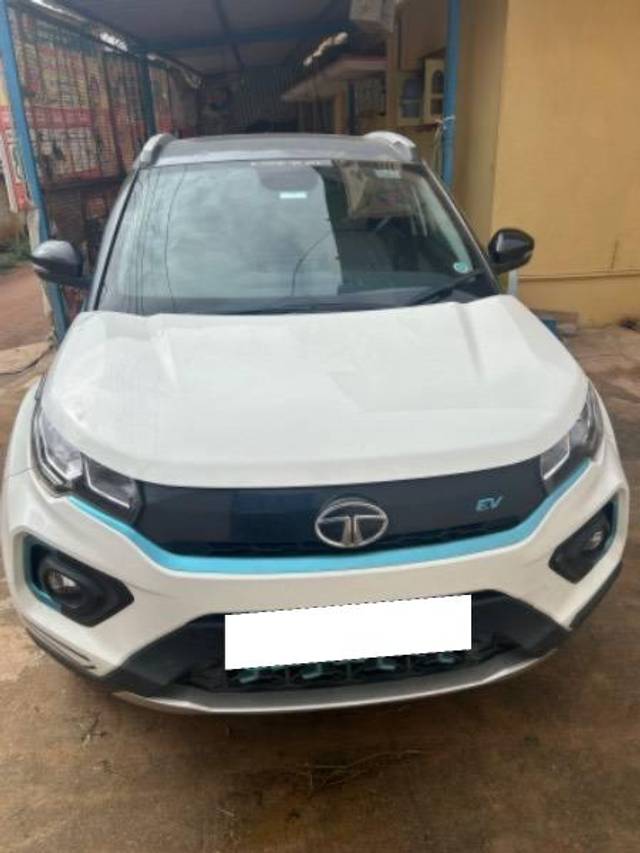 https://images10.gaadi.com/usedcar_image/4287998/original/processed_f62b435c-f172-48fd-9f74-e995483585be.jpeg?imwidth=6400