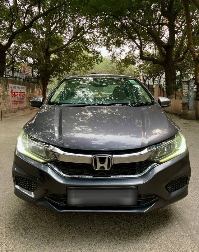 https://images10.gaadi.com/usedcar_image/4288055/original/processed_3079b09860d0fdfec6e50adb376945c4.jpg?imwidth=6400