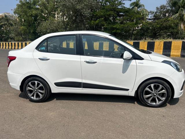 https://images10.gaadi.com/usedcar_image/4288085/original/processed_4b628c4ef849b8ad5d0c35be76e108b2.jpg?imwidth=6401