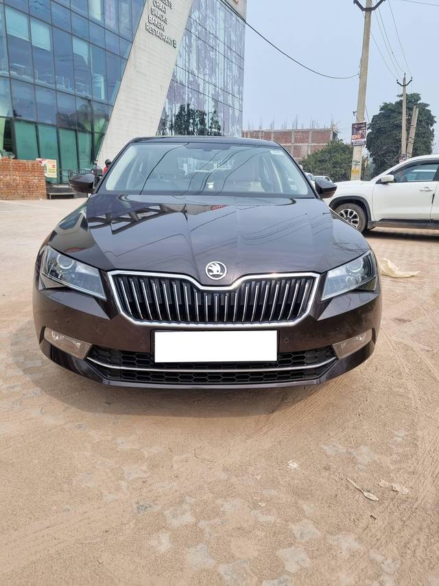 https://images10.gaadi.com/usedcar_image/4288208/original/processed_36af358848d596251aa7da07fda6de42.jpg?imwidth=6400