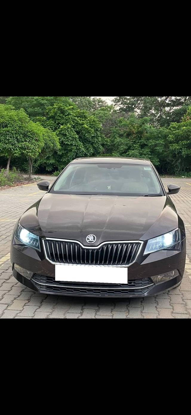 https://images10.gaadi.com/usedcar_image/4288208/original/processed_83587a8a6e7b6d2f919ccea5a4b07f5a.jpg?imwidth=6400