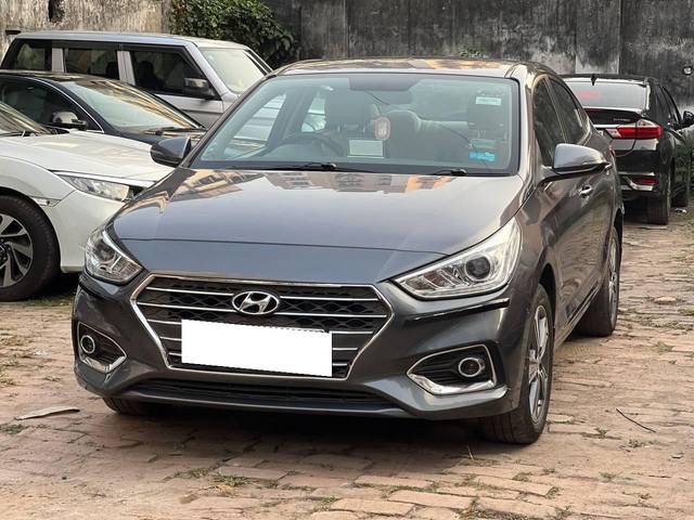 https://images10.gaadi.com/usedcar_image/4288263/original/processed_0836c9c140927e8ae6ff0114ed15ae84.jpg?imwidth=6402