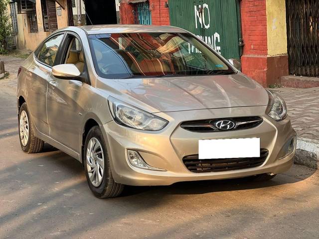 https://images10.gaadi.com/usedcar_image/4288272/original/processed_f6bdac668c0ed41f6dfcf30e851972c8.jpg?imwidth=6400