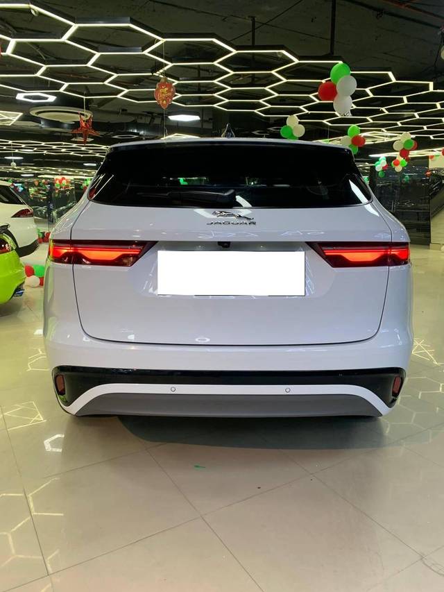 https://images10.gaadi.com/usedcar_image/4288285/original/processed_71d4dd3ec2a8fae8900de1ebb157f5e3.jpeg?imwidth=6401