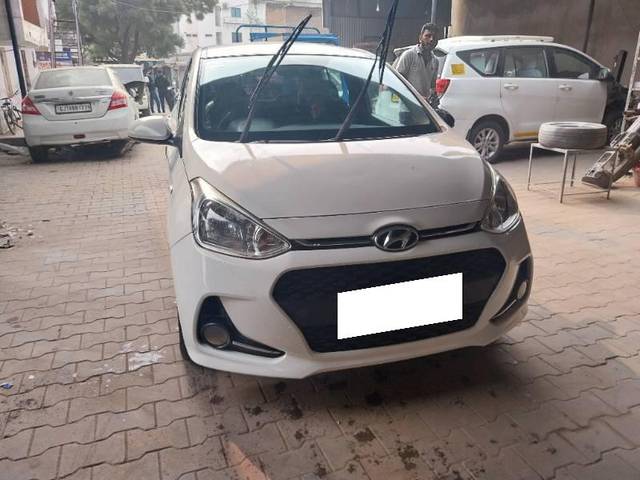 https://images10.gaadi.com/usedcar_image/4288306/original/processed_c64fb6b9-d8de-4b07-b4b8-ec1f6aa940b1.jpg?imwidth=6400