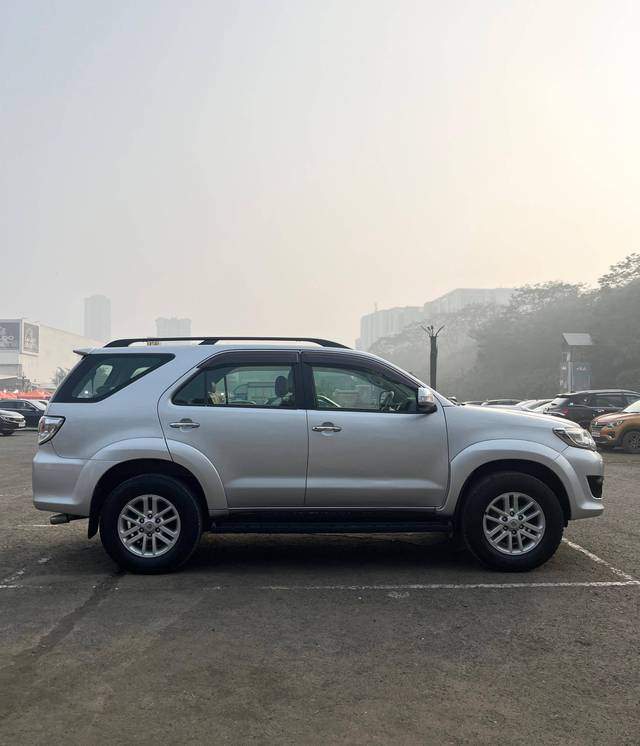 https://images10.gaadi.com/usedcar_image/4288380/original/processed_aa3b76aa4394f641968b9023432bcb3d.jpg?imwidth=6401