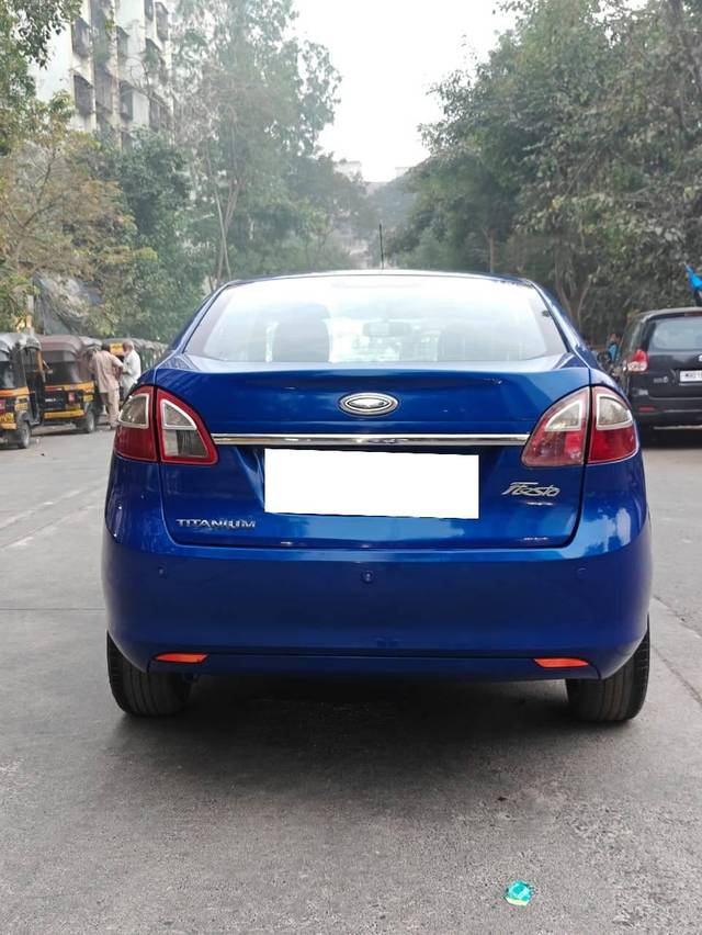 https://images10.gaadi.com/usedcar_image/4288381/original/processed_fe61ef2213eb5a7eb46aaa5a7887ee14.jpg?imwidth=6402