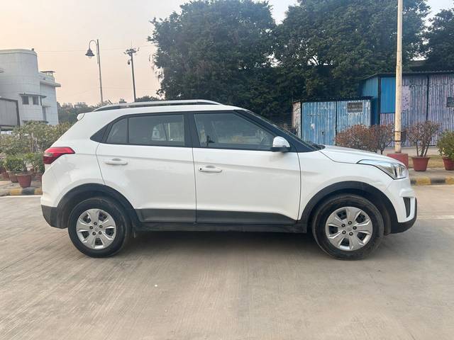 https://images10.gaadi.com/usedcar_image/4288383/original/36ae1595cd261960ed4d4f43d10f1f75.jpg?imwidth=6401