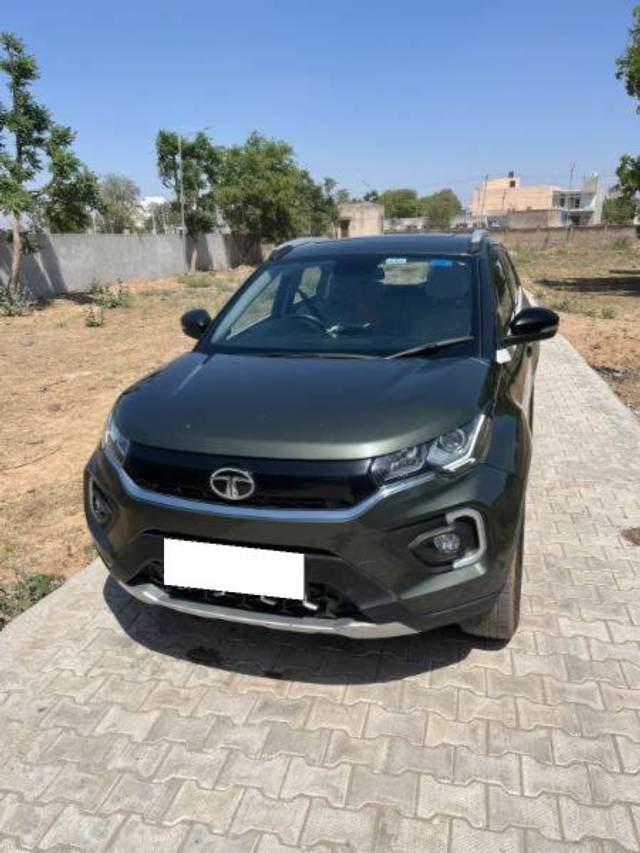 https://images10.gaadi.com/usedcar_image/4288421/original/processed_e47f5e83-a848-4f41-9d40-3053c287fc19.jpg?imwidth=6400