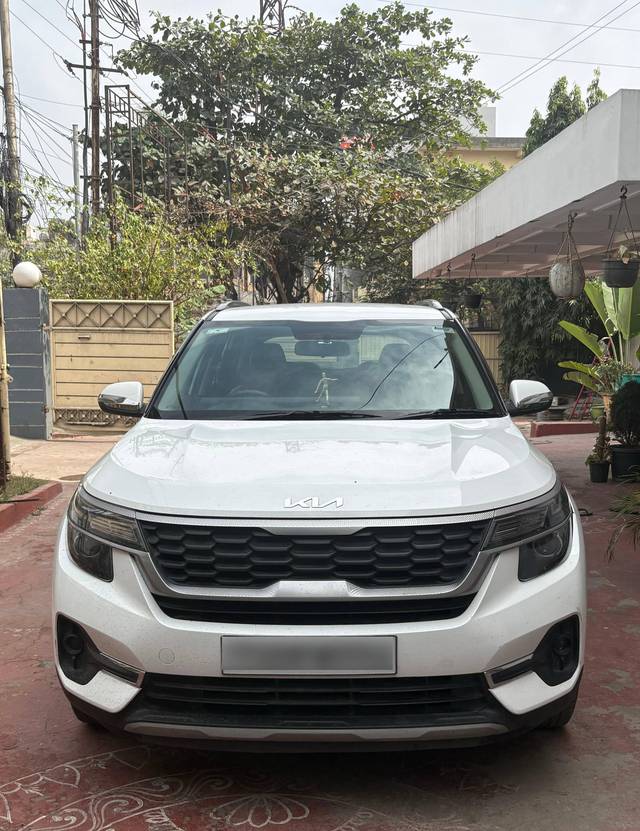 https://images10.gaadi.com/usedcar_image/4288452/original/processed_fa4b6713-0b9f-4bd7-82d7-d42abad052f7.jpg?imwidth=6402