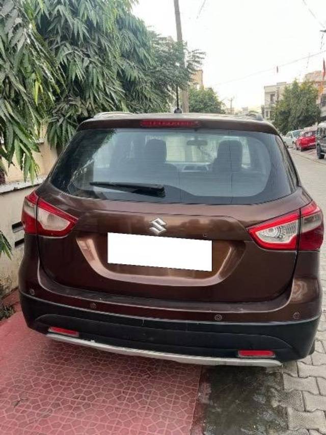 https://images10.gaadi.com/usedcar_image/4288458/original/processed_4cf76014-71dc-488a-ba98-8c83fbfeda87.jpeg?imwidth=6401