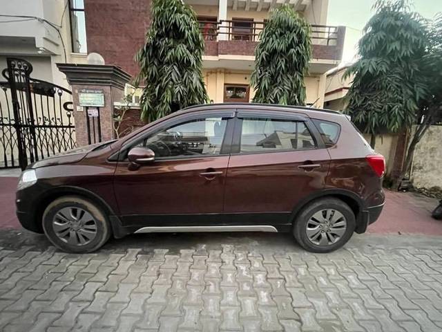 https://images10.gaadi.com/usedcar_image/4288458/original/processed_ec72140e-56e1-4a9b-b537-abc67589cbef.jpeg?imwidth=6402