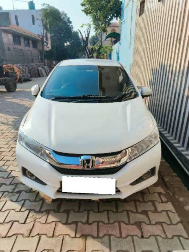 https://images10.gaadi.com/usedcar_image/4288623/original/processed_7f201ae3-5424-4706-bab8-260886e71682.jpg?imwidth=6402