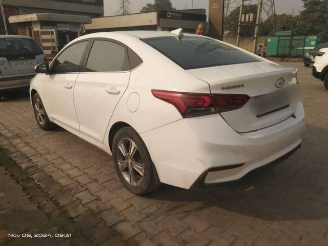 https://images10.gaadi.com/usedcar_image/4288648/original/processed_b1c2e26e-4dbe-4caf-95a3-fd3c2b628c4c.jpg?imwidth=6400