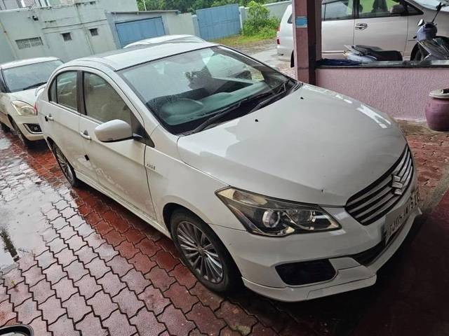 https://images10.gaadi.com/usedcar_image/4288674/original/processed_f1a3b46c-439e-4a3d-8832-a705595782d1.jpg?imwidth=6400