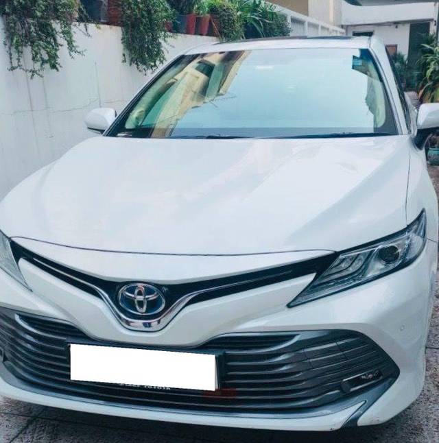 https://images10.gaadi.com/usedcar_image/4288768/original/processed_b2b0740d1f8f4e763f255a2483e9eff1.jpg?imwidth=6402