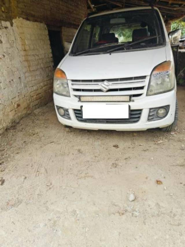 https://images10.gaadi.com/usedcar_image/4288775/original/processed_55bc18ce-ad6a-45d2-869b-04658a4d874c.jpg?imwidth=6400