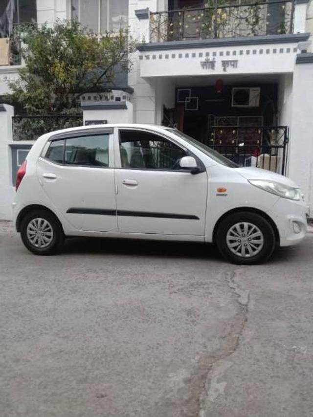 https://images10.gaadi.com/usedcar_image/4288796/original/processed_b55bf2db-d9c5-44a6-8177-7439ae212cdc.jpg?imwidth=6401