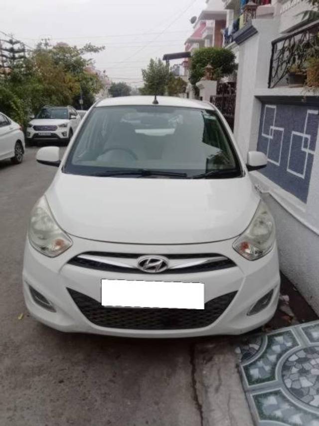 https://images10.gaadi.com/usedcar_image/4288796/original/processed_f7e0ff24-9de4-441e-8ecd-a804d04df061.jpg?imwidth=6400